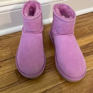 Brand new pink Uggs